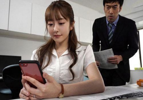 Gái đã có chồng vẫn phóng đãng bên chim siêu lạ