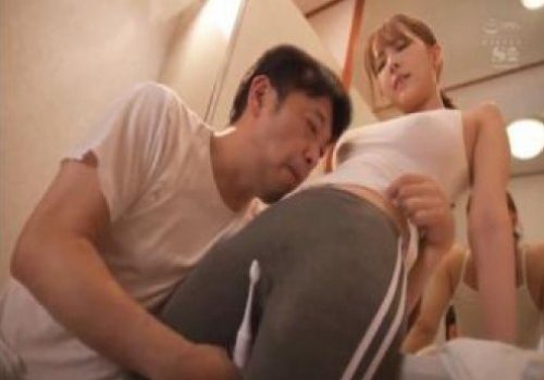 Ông chú dùng đồ lạ kích thích đứa cháu gái xinh đẹp phê bướm